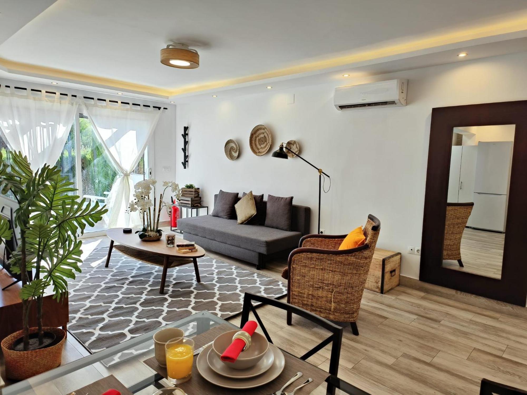 Sea View Apartment In 贝纳尔马德纳 外观 照片
